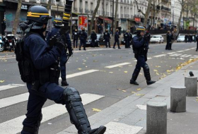 Во Франции продлили режим чрезвычайного положения